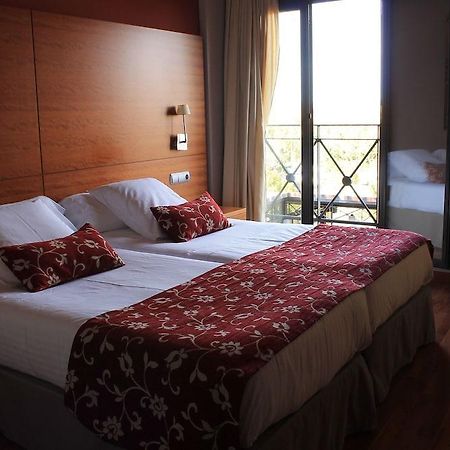 Hotel Restaurante El Tollo 우티엘 외부 사진
