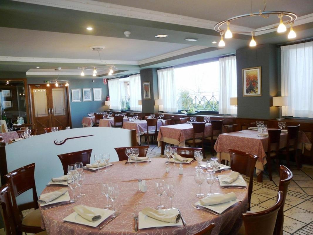 Hotel Restaurante El Tollo 우티엘 외부 사진