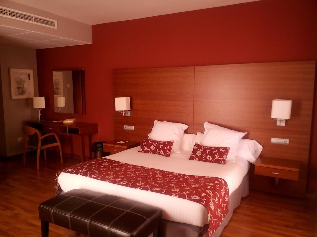 Hotel Restaurante El Tollo 우티엘 외부 사진