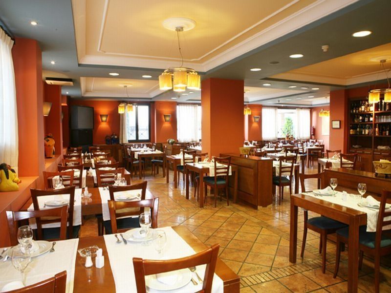 Hotel Restaurante El Tollo 우티엘 레스토랑 사진