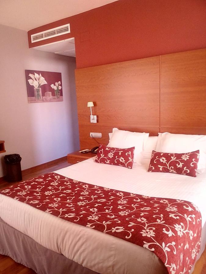 Hotel Restaurante El Tollo 우티엘 외부 사진