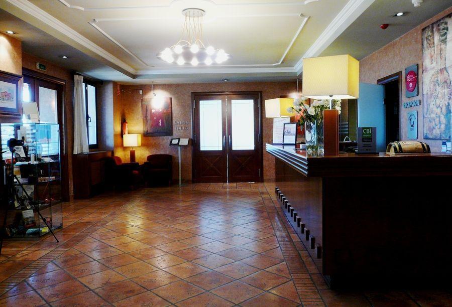 Hotel Restaurante El Tollo 우티엘 외부 사진